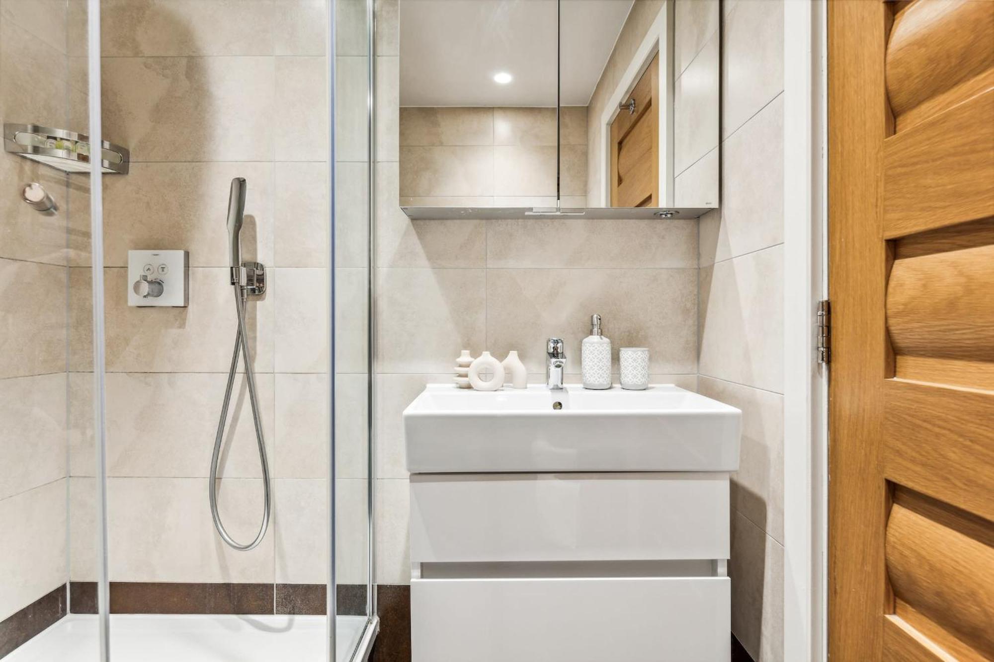 Modern 1Br In Central Fitzrovia - Cityapartmentstay ロンドン エクステリア 写真