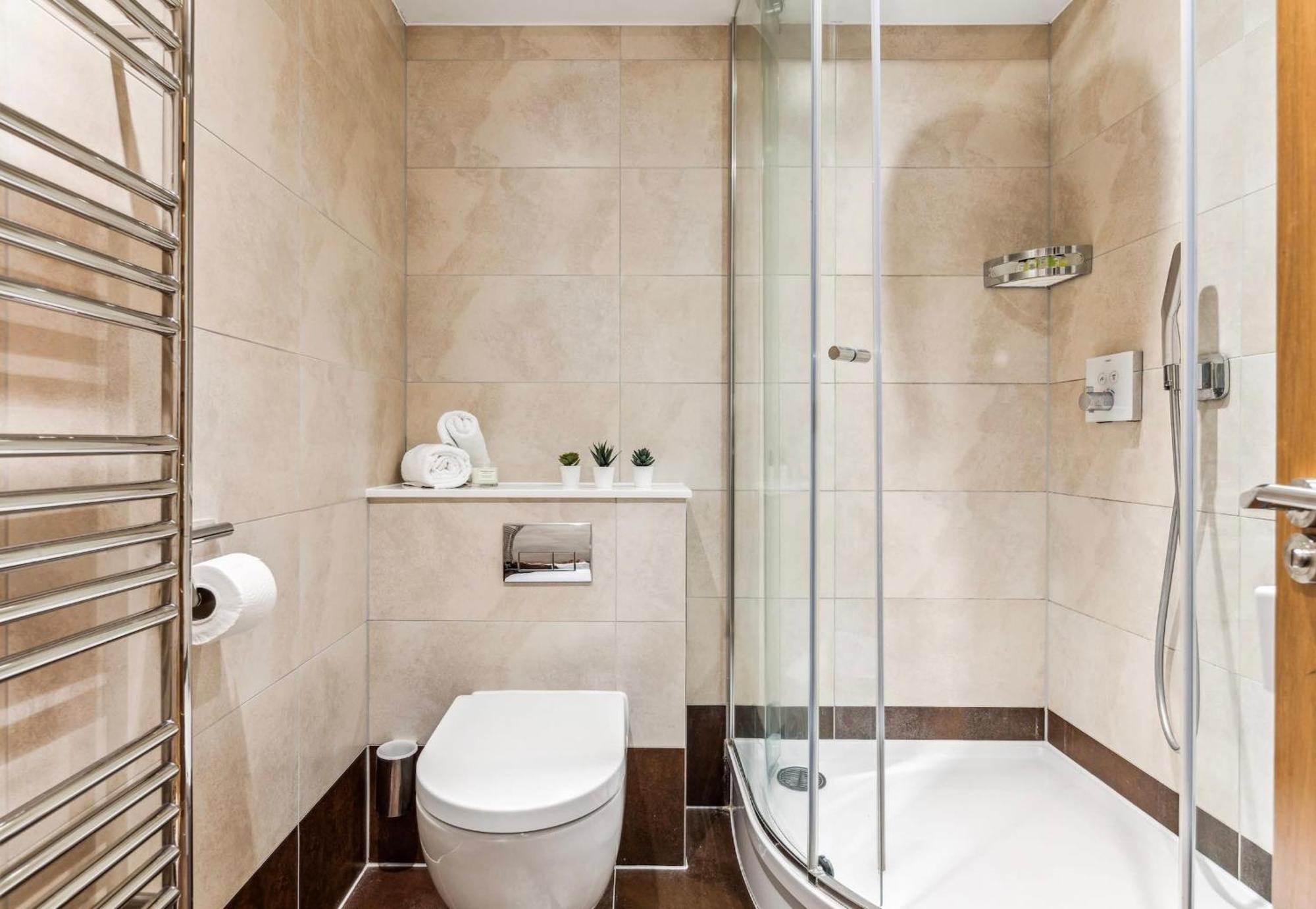 Modern 1Br In Central Fitzrovia - Cityapartmentstay ロンドン エクステリア 写真